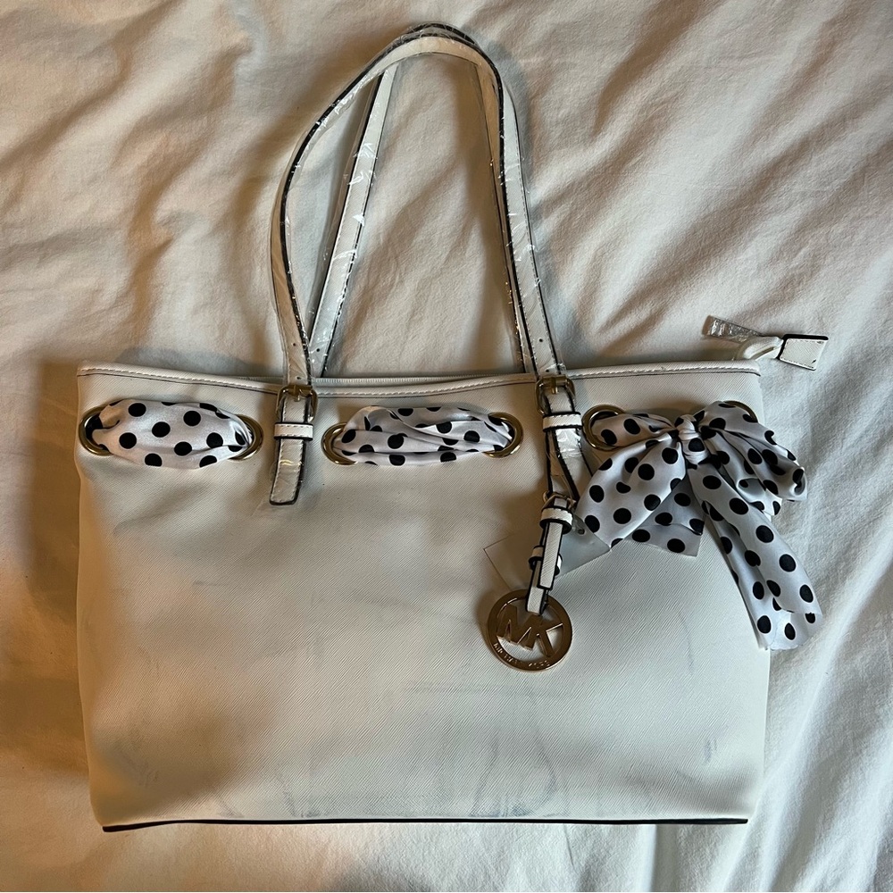 White Polka Dot Women's Tote Bag